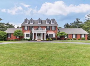 947 Cabernet Dr, Chesterfield, MO