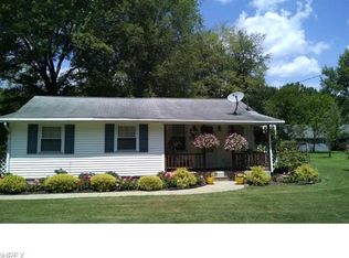 17992 Lawnview Ave, Lake Milton, OH