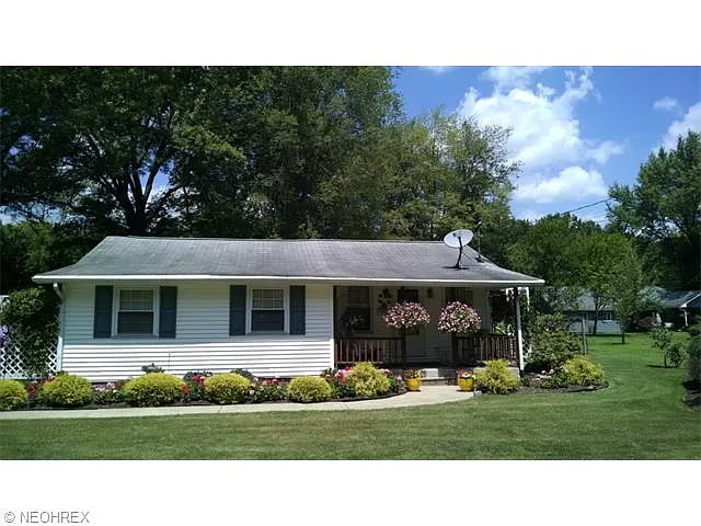 17992 Lawnview Ave photo 1