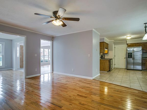 5th image of 384 Saint Francis Ave