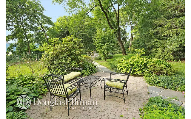 Sold by Douglas Elliman | media 19