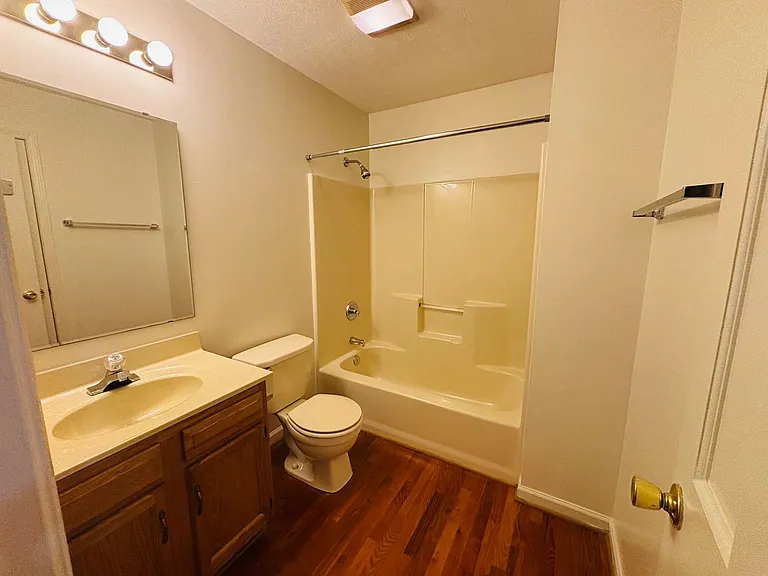 70 Franklin Parke Ct — Photo 11