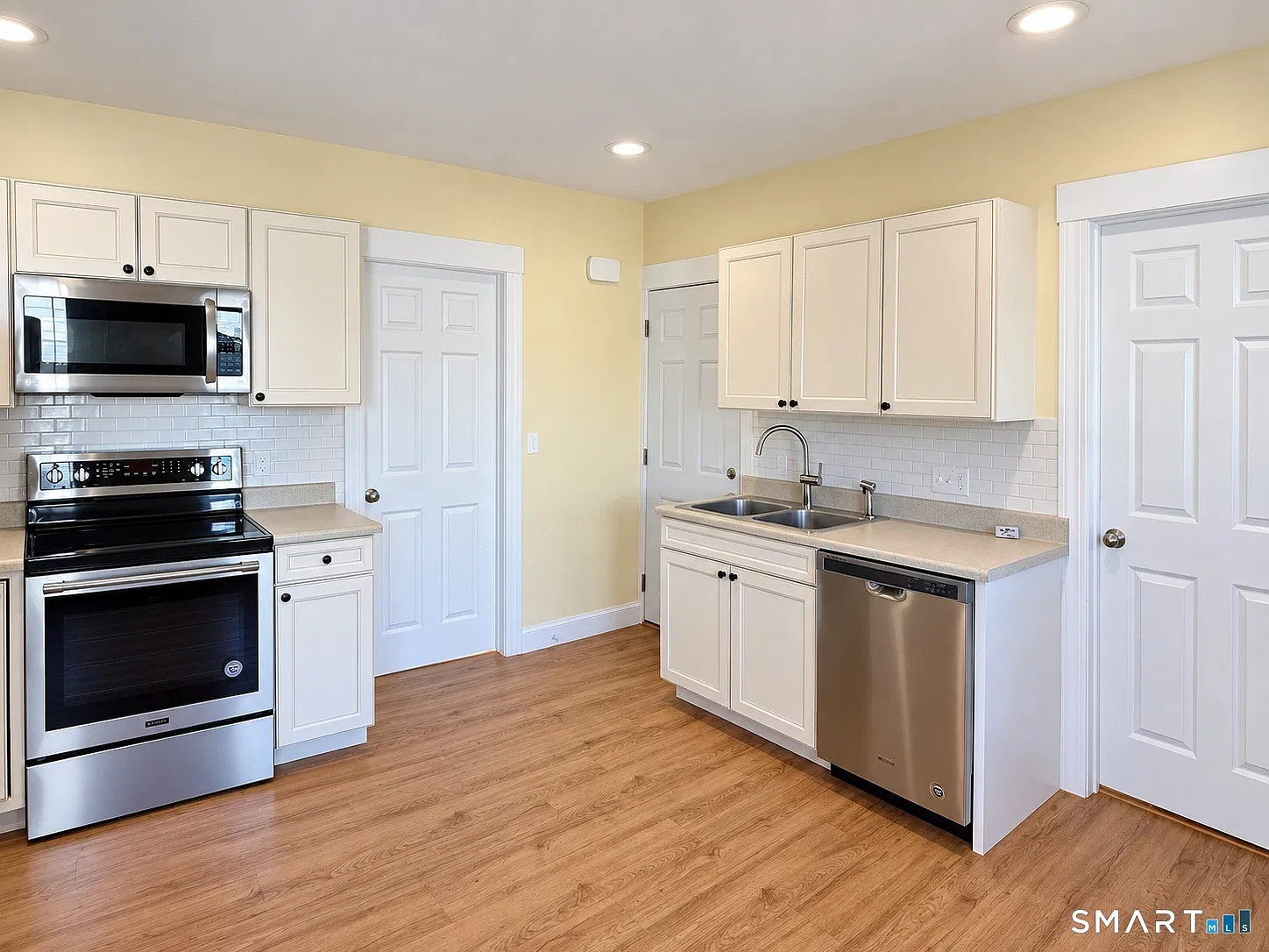 1 bed, 1.0 bath, 900 sqft, $1,350 — Photo 3