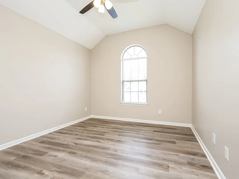 309 Cedar Park Cir — Photo 10