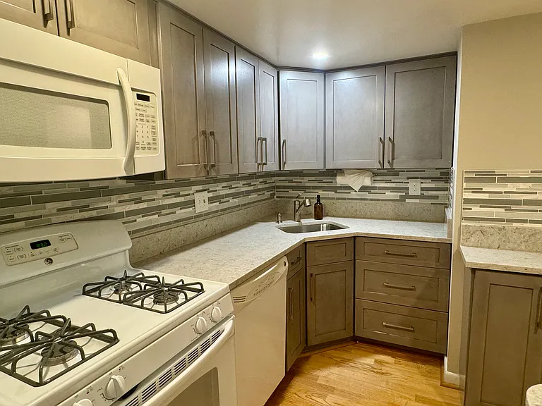 1534 Northgate Sq #11C — Photo 16