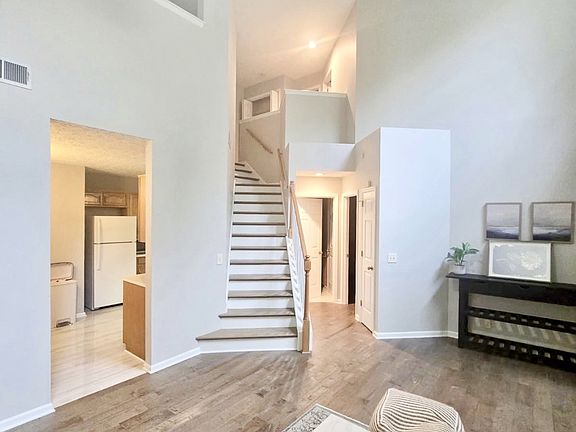 4th image of 523 Forest Pointe Pl
