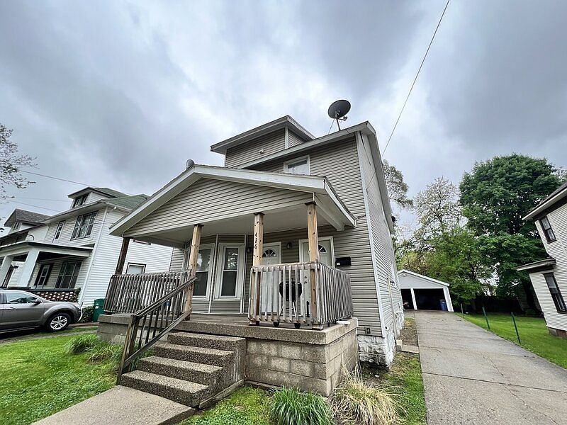 1st image of 428 Worden St SE