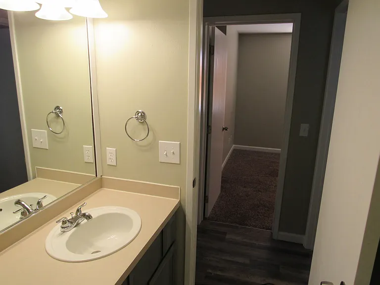 309 W 22nd Ave — Photo 19