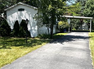 6374 Lambert St, Victor, NY 14564