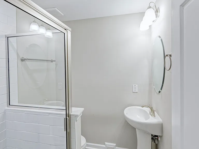 207 Woodlawn St — Photo 25