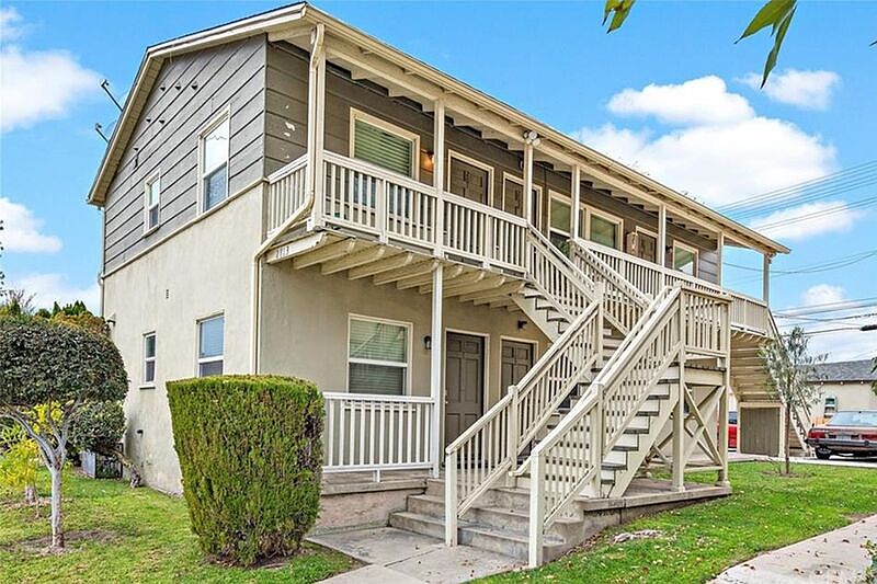 1st image of 2813 W Victory Blvd Unit 103
