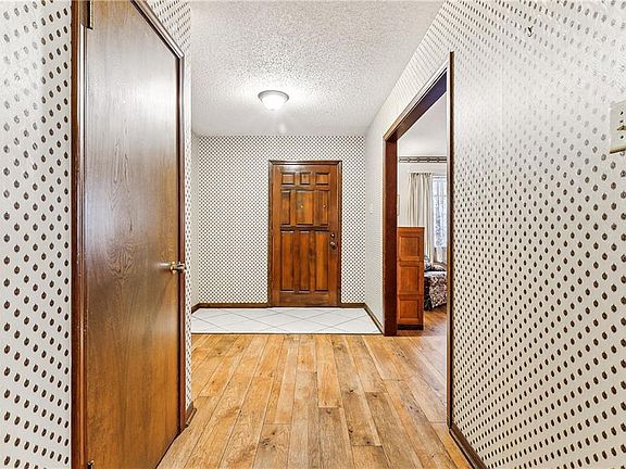 3rd image of 1824 Carol Sue Ave