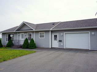239 Green St, Lunenburg, NS B0J2C0