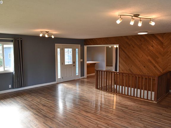 2nd image of 2503 Sunrise St