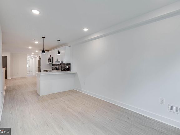 3rd image of 2314 N Sydenham St #1