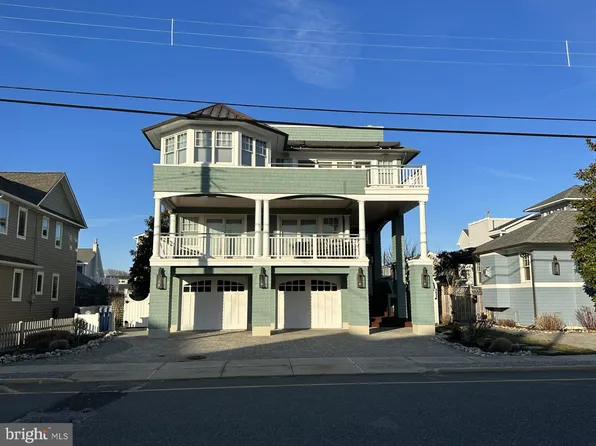 107 4th St, Beach Haven, NJ 08008
