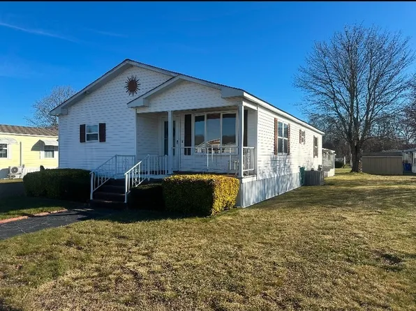 75 Natick Dr, Taunton, MA 02780