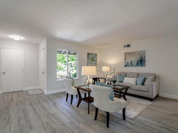 5th image of 6252 Mahan Dr