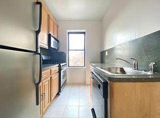 21-37 33rd St #3, Astoria, NY 11105