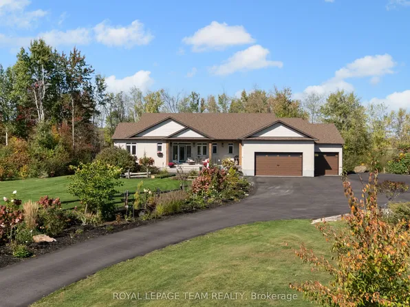 26 Synergy Way, Ottawa, ON K2W 0K3