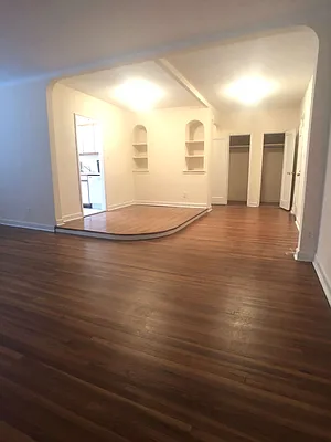 Rented by Kew Forest Realty Inc | media 17