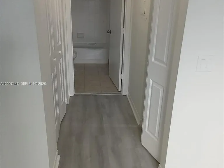 4175 N Haverhill Rd #922 — Photo 16