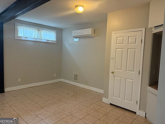 4th image of 836 E Henry St APT D