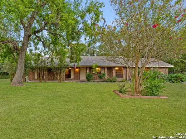 309 Twin Oak, Seguin, TX 78155