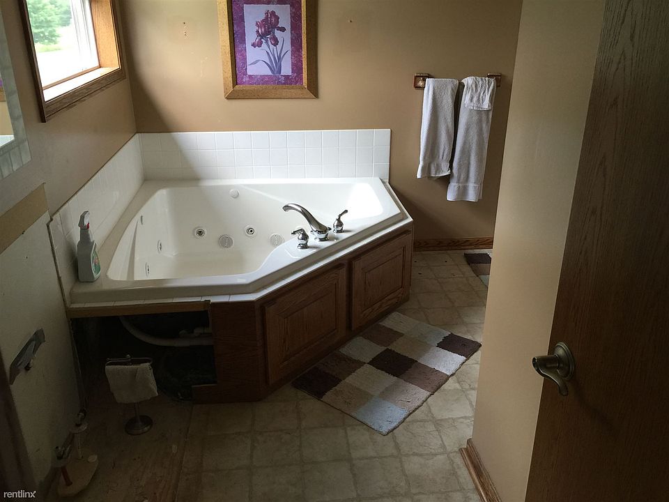 1st image of 7366 Meadowview Dr