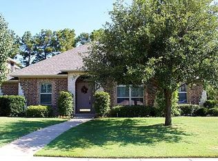 812 Lynhurst Ln, Denton, TX 76205