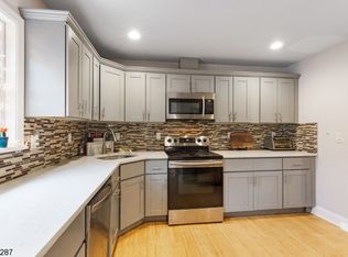 221 Idalroy Trl, Hopatcong, NJ 07843