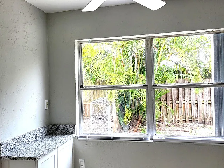 1068 Barclay Dr — Photo 13