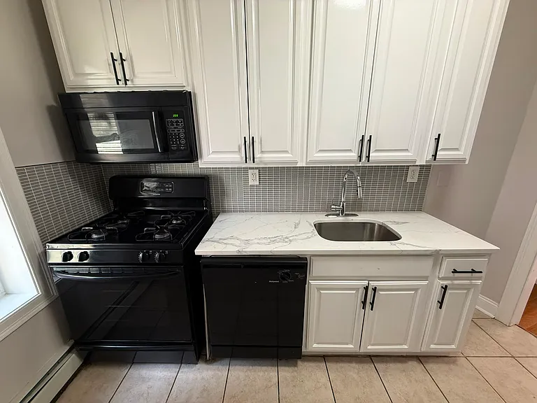 6 Tonnelle Ave #13E — Photo 2