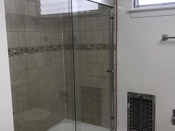 Shower stall