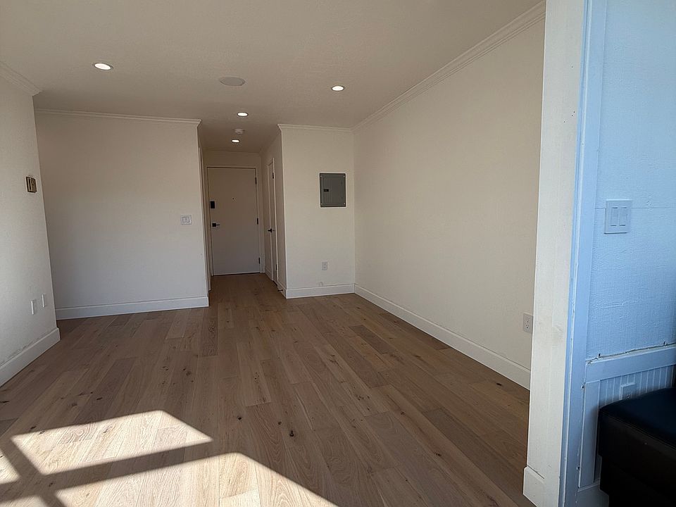 Entry, in ceiling speakers in living area