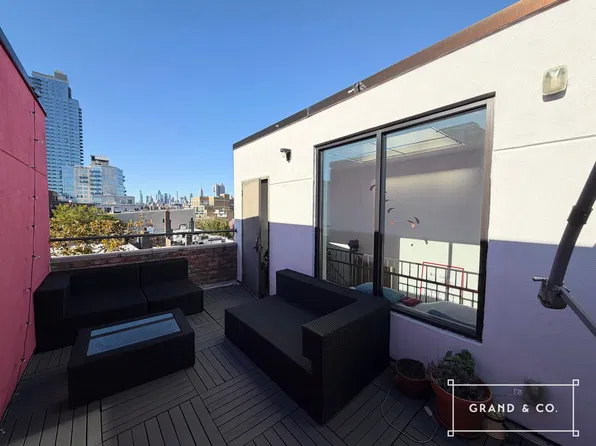 149 Wythe Avenue image 1 of 15