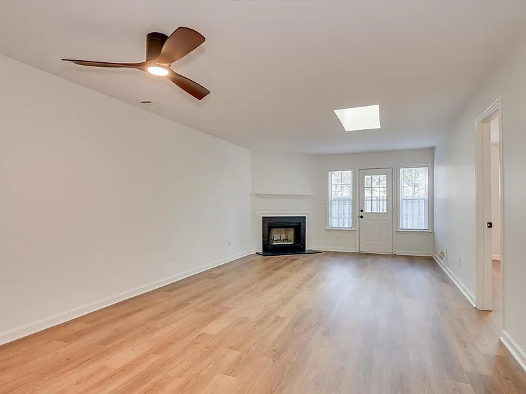 128 Barts Dr — Photo 6
