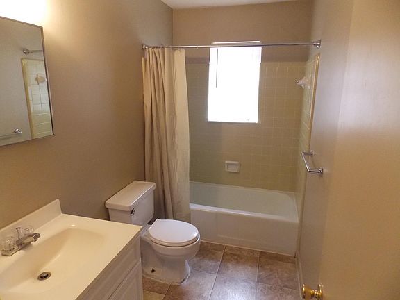 5th image of 112 Bedford St #B