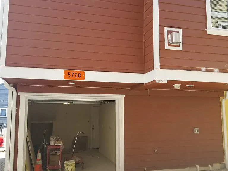 5728 Roosevelt Way NE — Photo 3