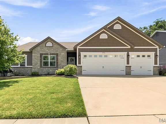 3rd image of 1802 Barclay Trail Dr
