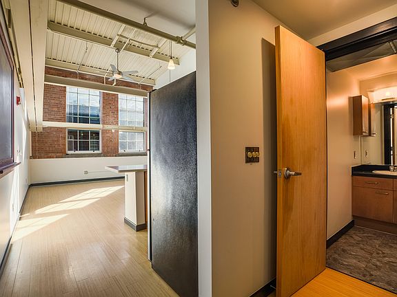5th image of 300 Tijeras Ave NE APT 404