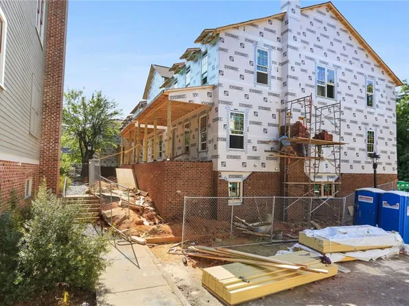 1078 Green St, Roswell, GA 30075