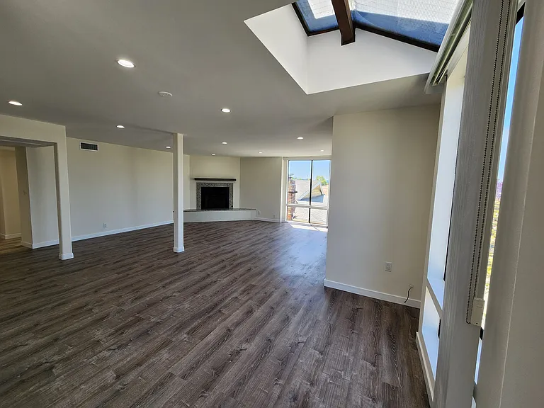 626 N Isabel St #301 — Photo 7
