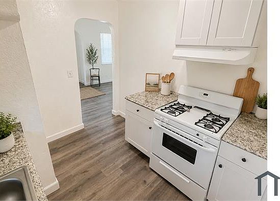 3rd image of 2139 S Lee Ave #2143