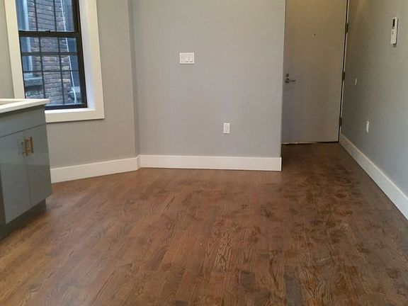 5th image of 417 Throop Ave APT A1