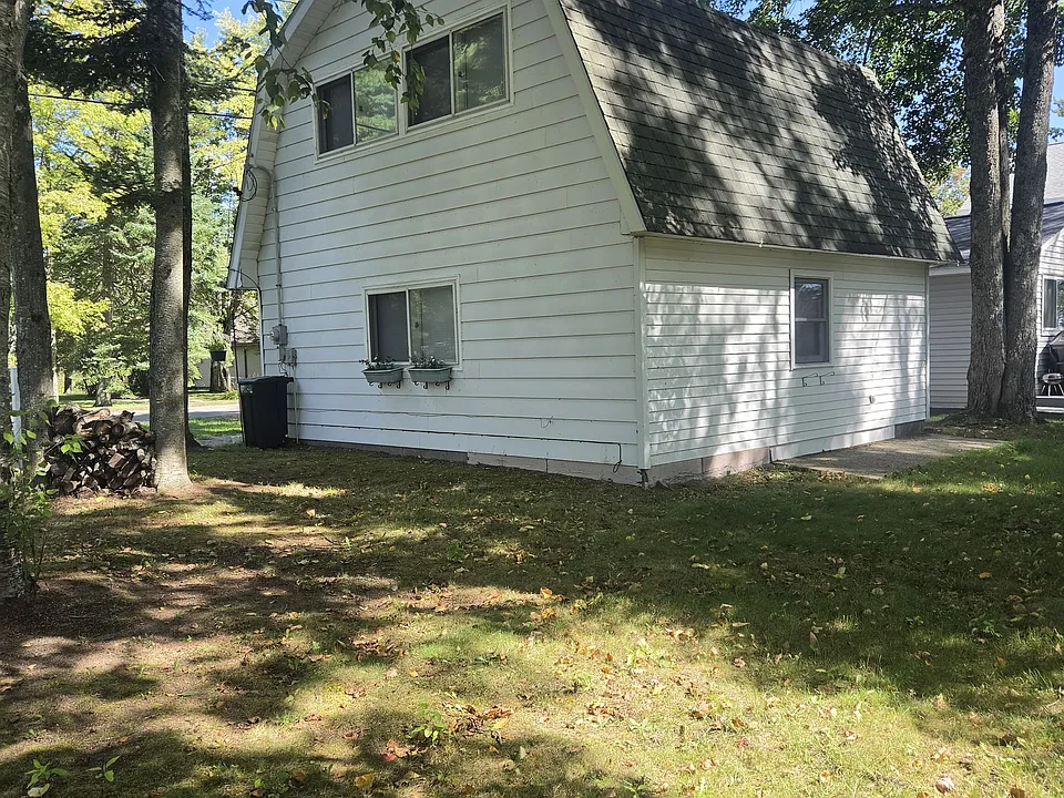 3665 W Lake Mitchell Dr