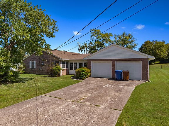 4th image of 431 Kildare Dr
