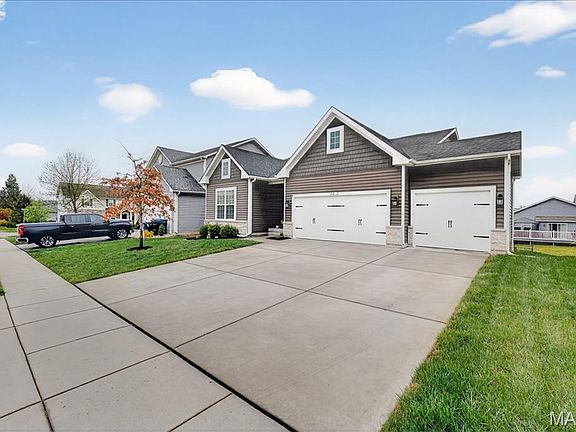 5th image of 4014 Riverdell Dr