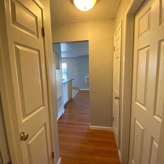 McDouall Apartments — Photo 9
