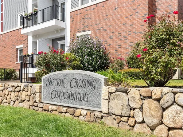 16 Willow St Unit 207, Melrose, MA 02176